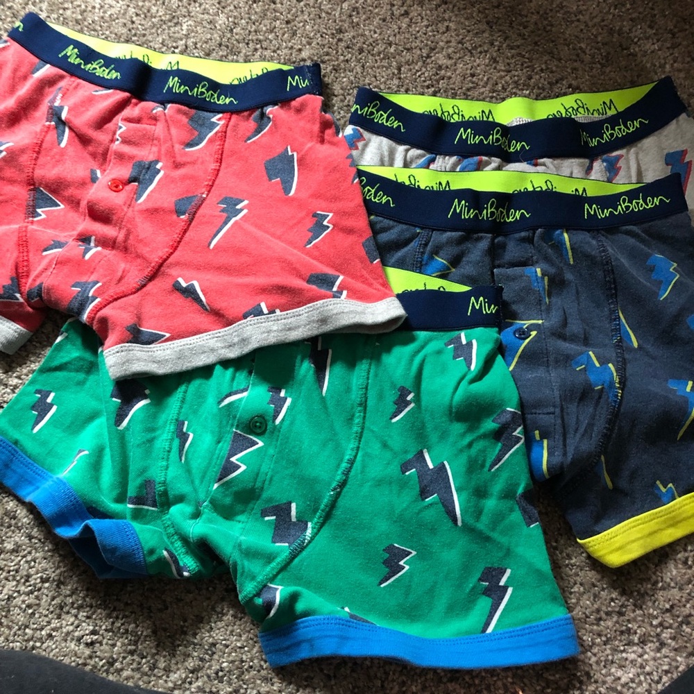 Mini Boden 9/10 boxer briefs. 6 pair